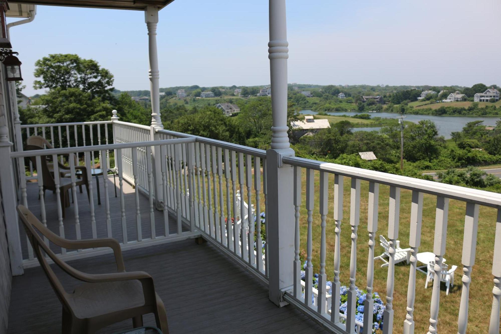 Payne'S Harbor View Inn New Shoreham Exterior photo